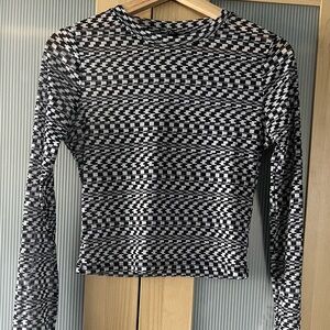 $3/30 Black and White Checkered Mesh Top